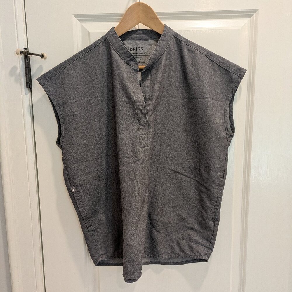 FIGS Graphite Rafaela™ - Mandarin Collar Scrub Top Size Medium